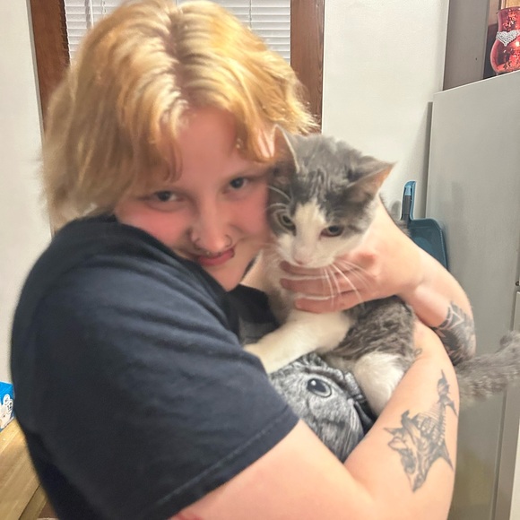 Meet your Posher, Olivia - Picture 2 of 3